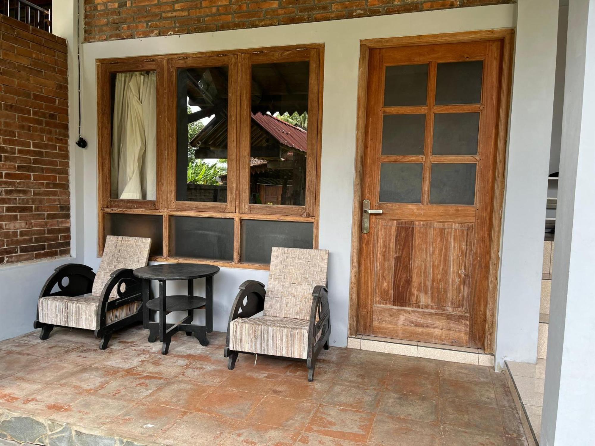 Saka Homestay Boutique & Cafe Magelang Exterior foto